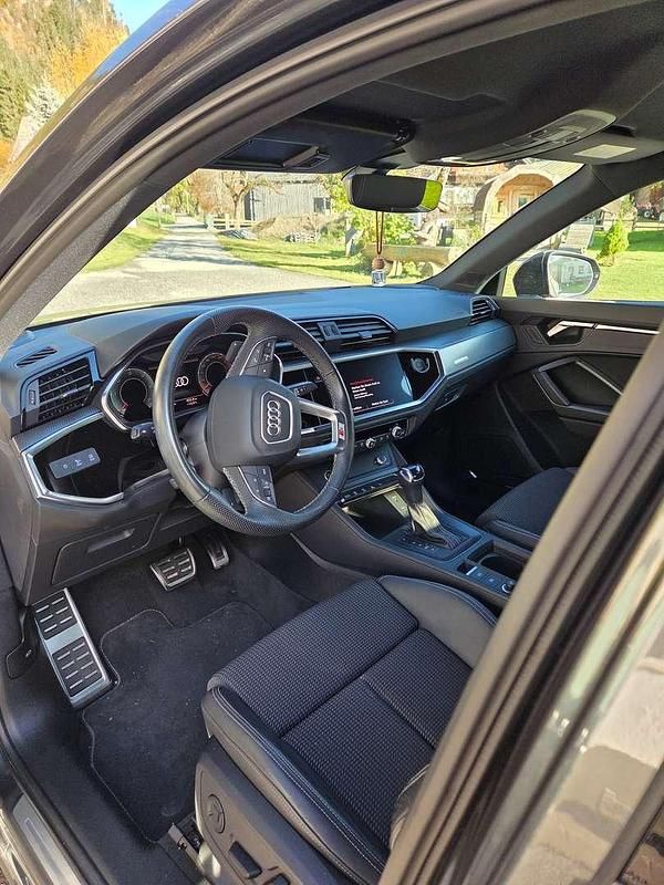 Gebraucht Audi Q3 S-Line 150 PS (110 kW) 2023 Grau SUV