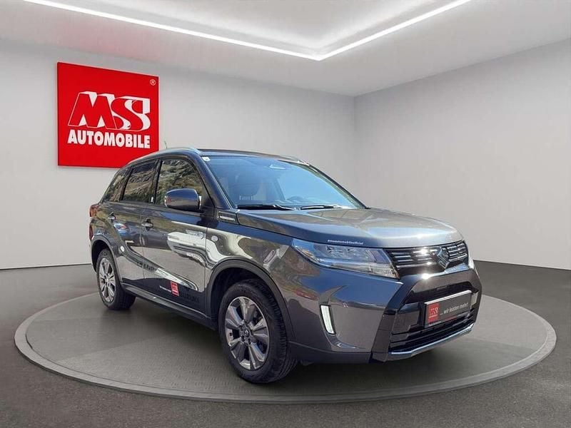 Grau Gebraucht 2024 Suzuki Vitara SUV | € 28.990 (Teuer) - Bild 1/4
