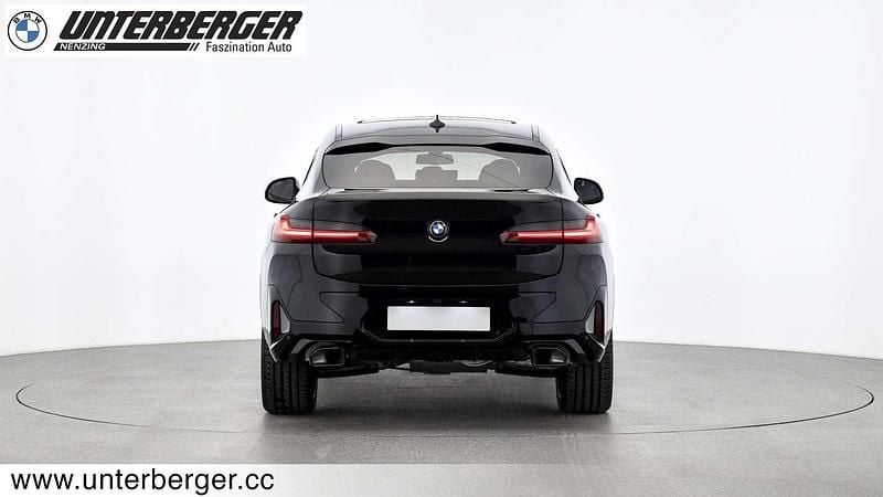 Gebraucht BMW X4 M Sport 190 PS (139 kW) 2025 Schwarz SUV