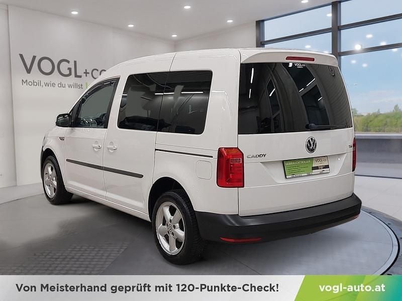 Gebraucht VW Caddy Trendline 102 PS (75 kW) 2018 Weiß Van / Kleinbus
