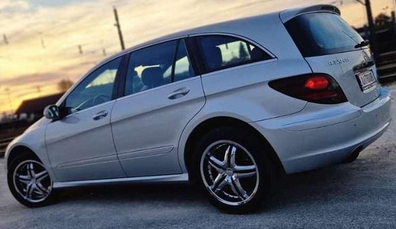 Silber Gebraucht 2006 Mercedes 320 Kombi | € 4.900 - Bild 1/4