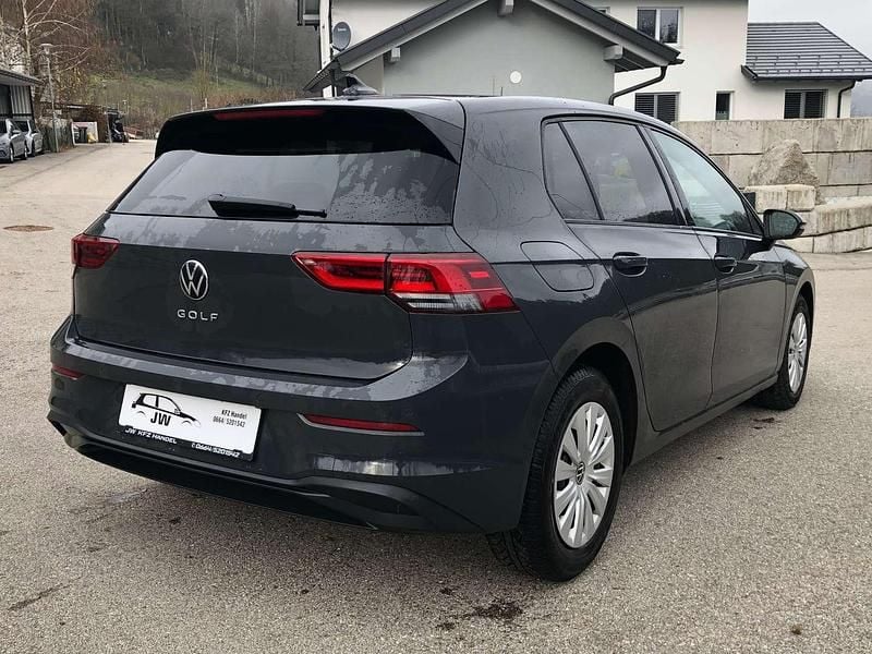 Gebraucht VW Golf VIII 90 PS (66 kW) 2020 Grau Limousine