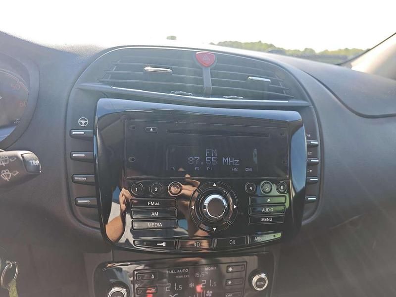 Gebraucht Lancia Delta Gold 120 PS (88 kW) 2014 Kleinwagen