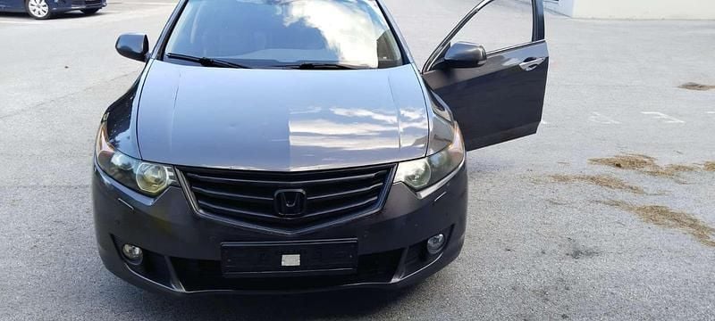 Gebraucht 2010 Honda Accord Executive Kombi | € 3.000 - Bild 1/4