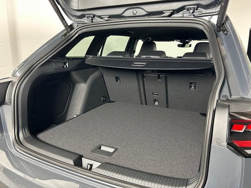 Gebraucht VW Golf VIII Sport 150 PS (110 kW) 2025 Mittelgrau  metallic Kombi