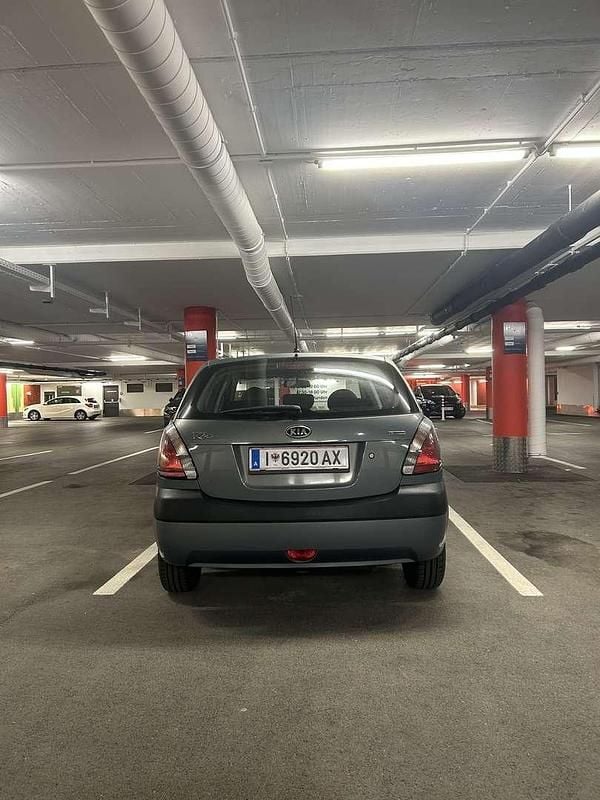 Gebraucht Kia Rio Active 98 PS (72 kW) 2009 Limousine