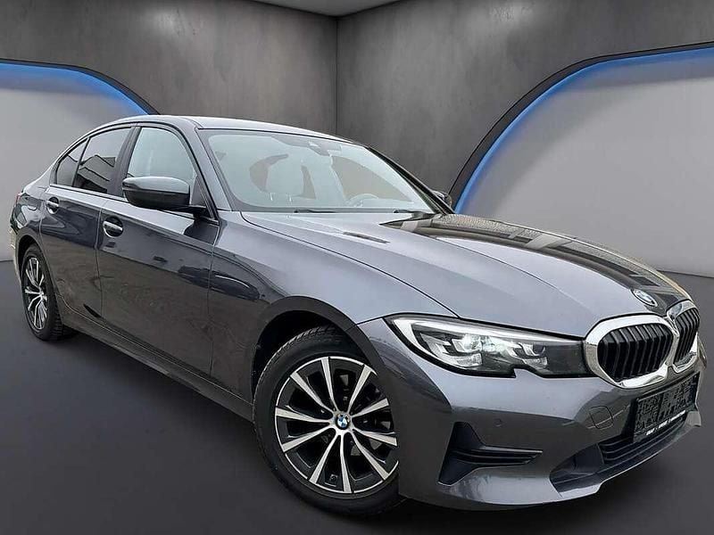 Gebraucht BMW 318 Advantage 150 PS (110 kW) 2020 Grau Limousine