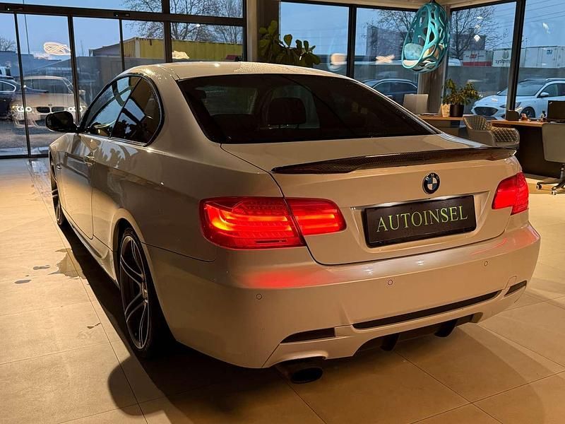 Gebraucht BMW 318 Comfort Edition 143 PS (105 kW) 2012 Weiß Coupé