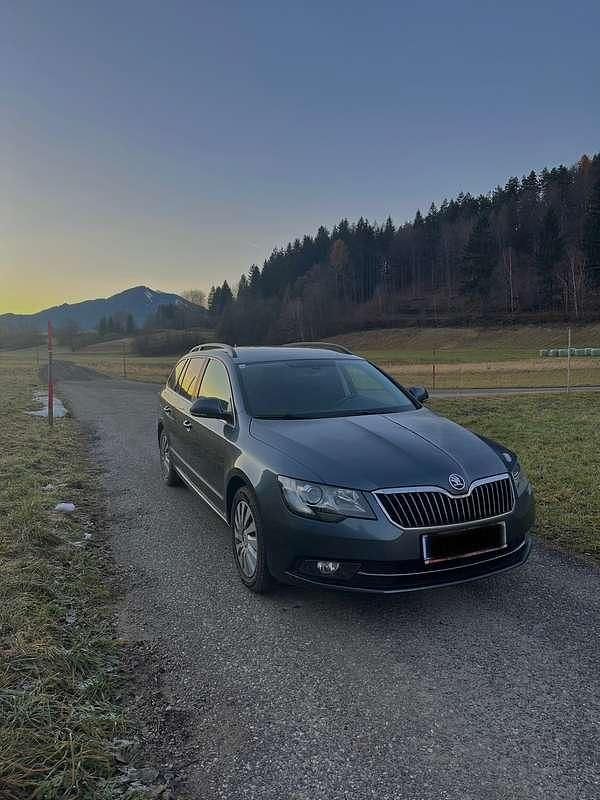 Gebraucht Skoda Superb Elegance 105 PS (77 kW) 2015 Kombi