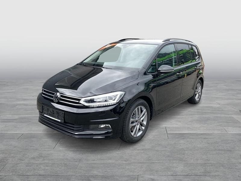 Schwarz metallic Neu 2025 VW Touran Van / Kleinbus | € 44.900 (Etwas zu teuer) - Bild 1/4