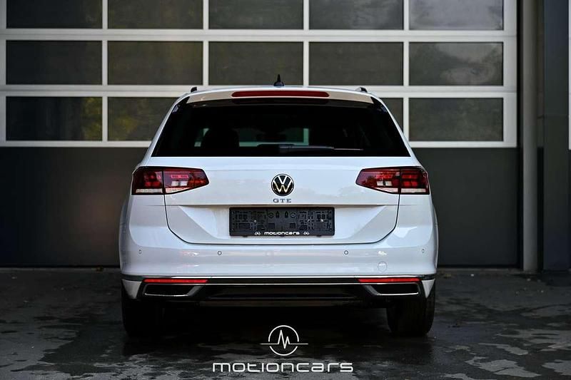 Gebraucht VW Passat GTE 156 PS (114 kW) 2023 Weiß Kombi