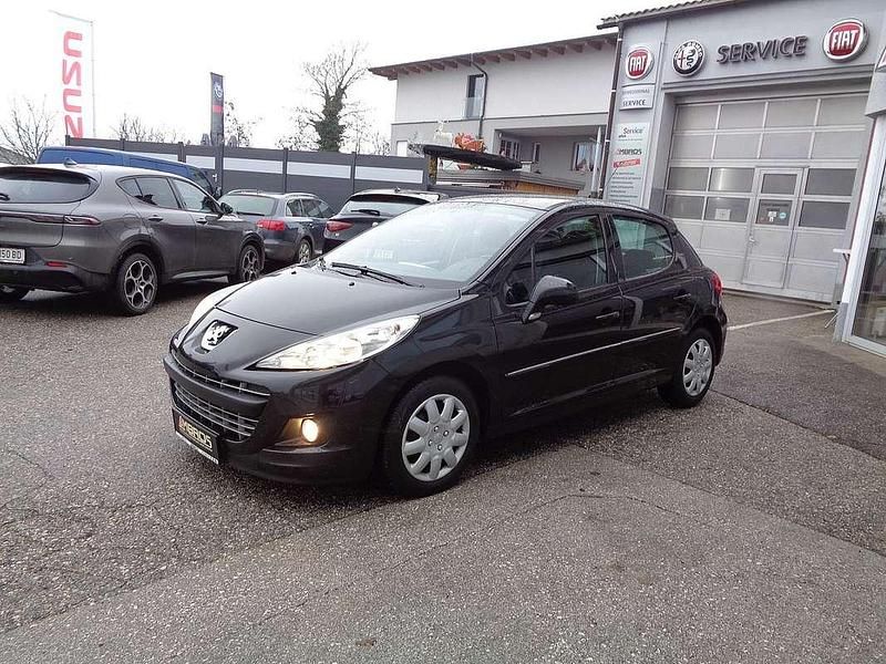 Gebraucht Peugeot 207 Active 68 PS (50 kW) 2011 Schwarz Limousine