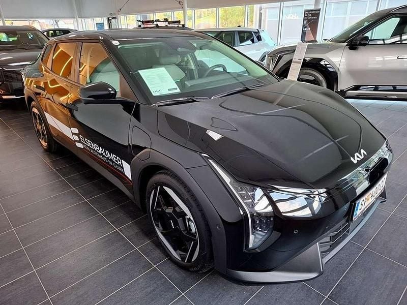 Neu Kia EV4 Plus 150 kW (204 PS) 2025 Schwarz Kleinwagen