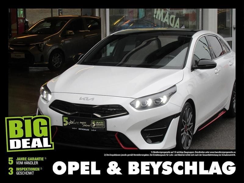 Weiss Gebraucht 2022 Kia ProCeed Kombi | € 30.990 - Bild 1/4