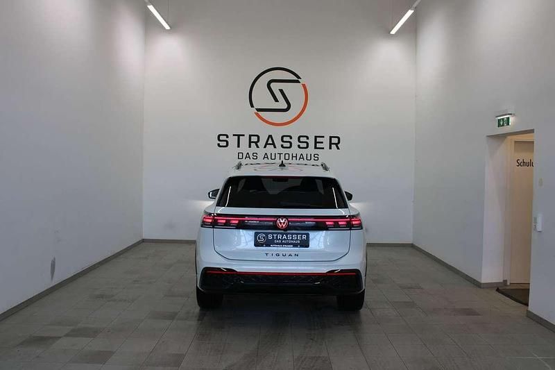 Gebraucht VW Tiguan Sport 193 PS (141 kW) 2025 Weiss  metallicperleffekt SUV
