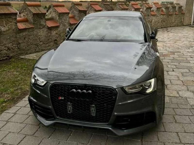 Grau Gebraucht 2012 Audi A5 Sportback Kleinwagen | € 17.500 (Teuer) - Bild 1/3