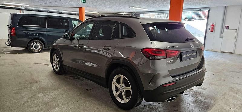 Gebraucht Mercedes GLA200 150 PS (110 kW) 2021 Grau SUV