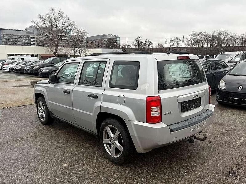 Gebraucht Jeep Patriot Sport 120 PS (88 kW) 2008 Silber SUV