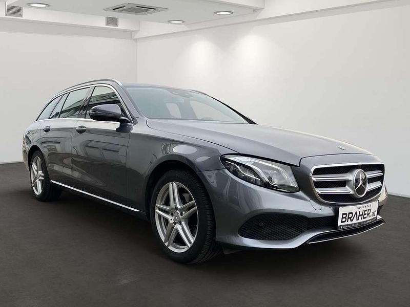 Gebraucht Mercedes E220 Avantgarde 194 PS (142 kW) 2018 Grau Kombi