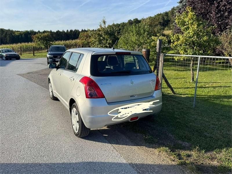 Gebraucht Suzuki Swift GL 90 PS (66 kW) 2008 Silber Kleinwagen