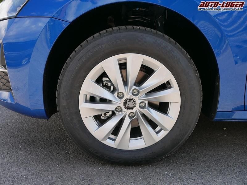 Neu Skoda Octavia Selection 2025 Raceblau metallic Kombi