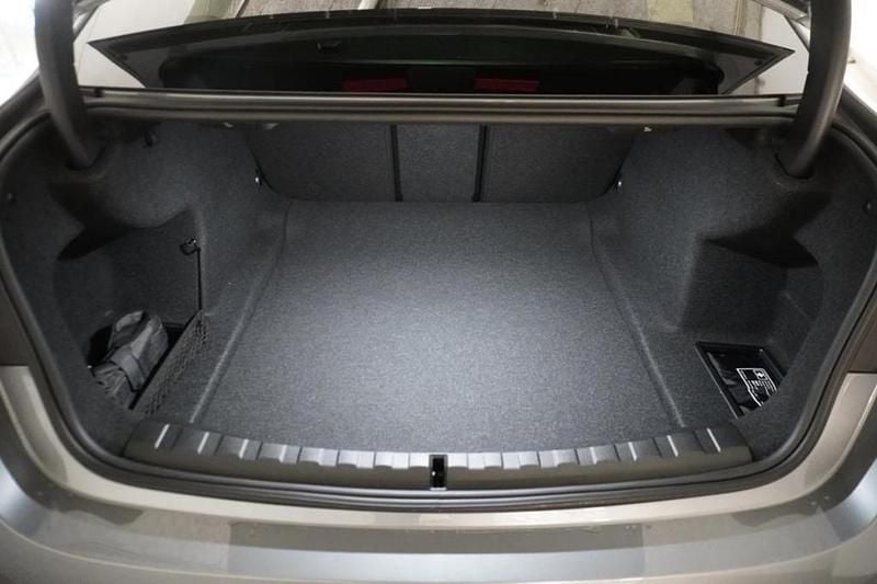 Gebraucht BMW 320 Efficient Dynamics 190 PS (139 kW) 2025 Grau Limousine