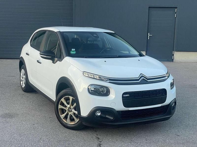 Weiß Gebraucht 2017 Citroën C3 Feel Limousine | € 5.700 (Guter Preis) - Bild 1/4