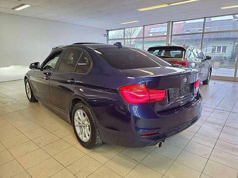 Gebraucht BMW 318 Advantage 150 PS (110 kW) 2016 Blau Limousine