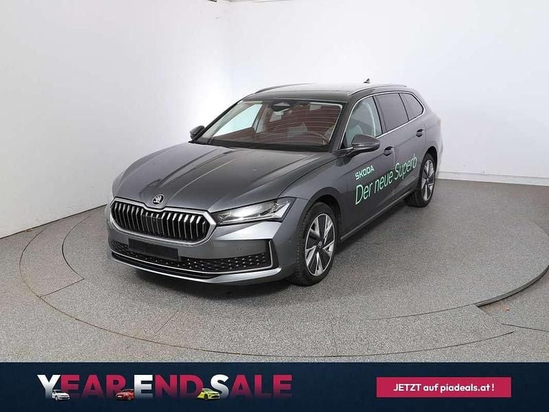 Grau Gebraucht 2024 Skoda Superb Selection Kombi | € 41.950 - Bild 1/4
