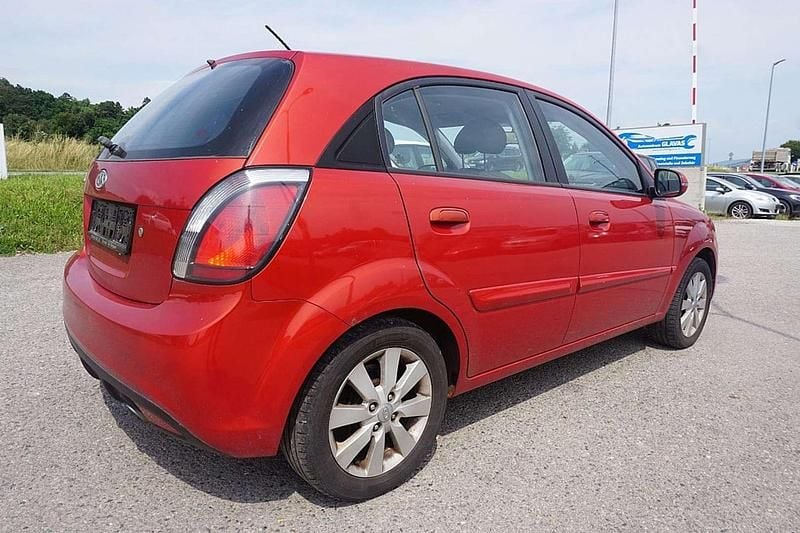 Gebraucht Kia Rio Active 75 PS (55 kW) 2010 Rot Limousine