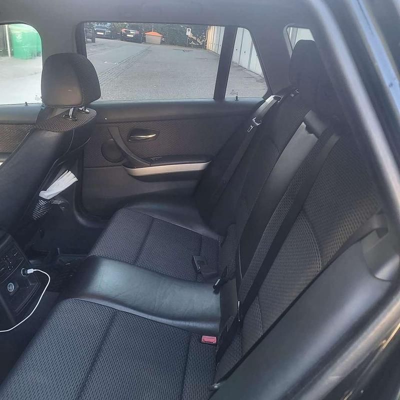 Gebraucht BMW 320 177 PS (130 kW) 2010 Limousine