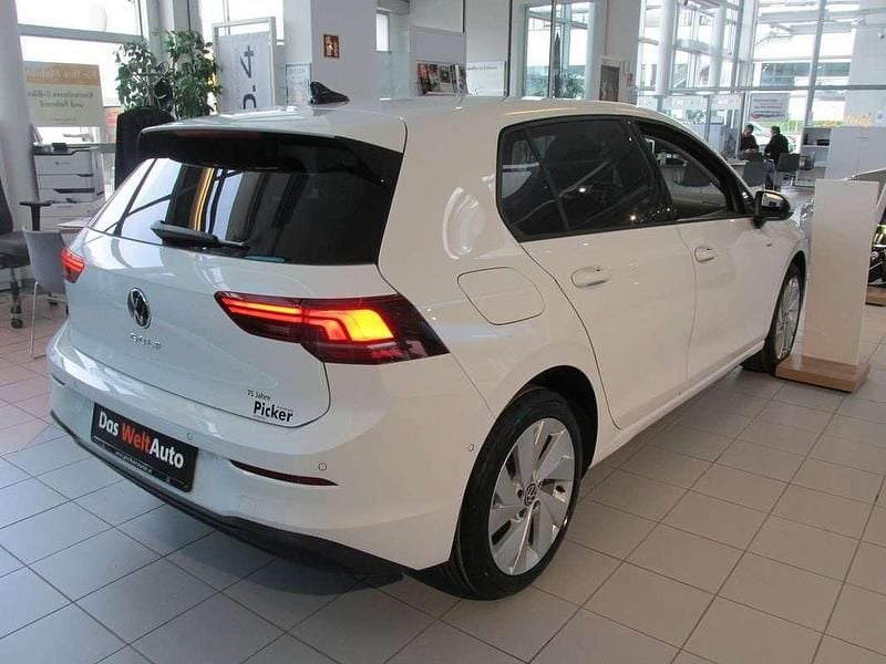 Neu VW Golf VIII 116 PS (85 kW) 2025 Weiß Limousine