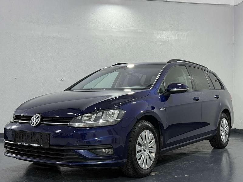 Blau Gebraucht 2017 VW Golf VII Trendline Kombi | € 9.290 (Guter Preis) - Bild 1/4