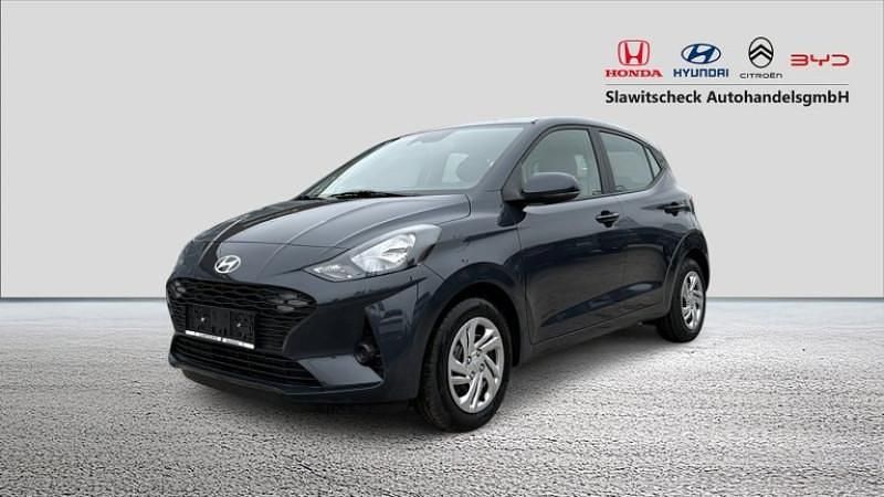 Neu Hyundai i10 63 PS (46 kW) 2025 Grau Kleinwagen