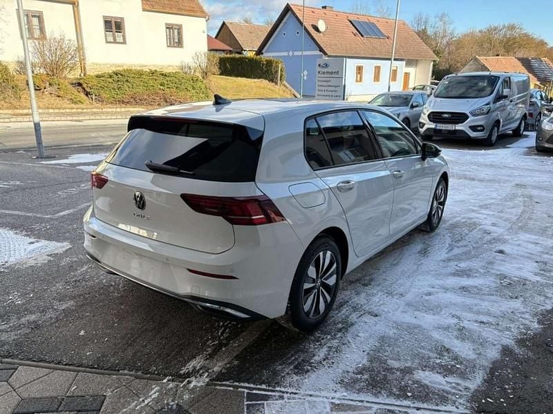 Gebraucht VW Golf VIII Life 116 PS (85 kW) 2025 Weiß Limousine