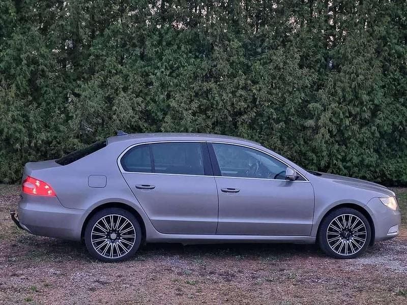Gebraucht Skoda Superb Elegance 170 PS (125 kW) 2009 Beige Limousine