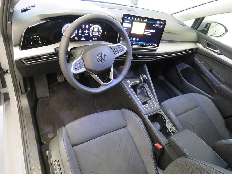 Neu VW Golf VIII 115 PS (84 kW) 2026 Mittelgrau  normal