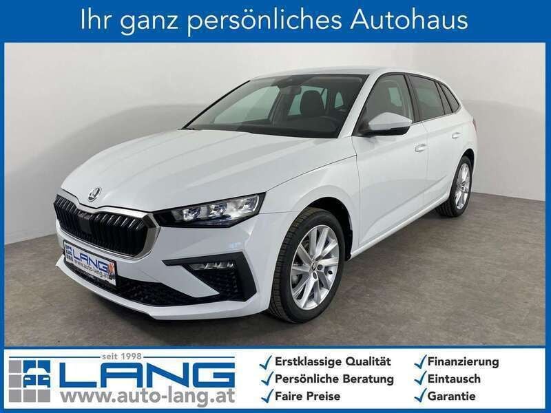 Moonweiss metallic Gebraucht 2024 Skoda Scala Selection Kleinwagen | € 20.990 (Superpreis) - Bild 1/4