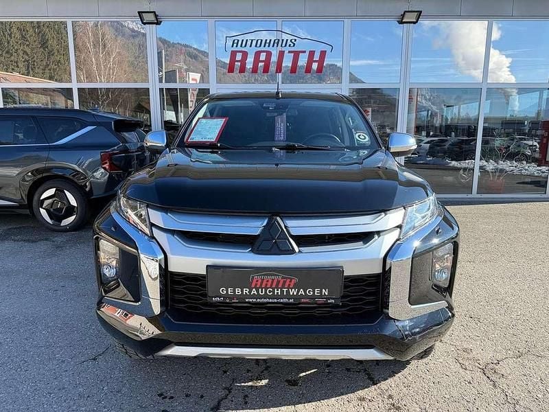 Gebraucht Mitsubishi L200 Intense 150 PS (110 kW) 2020 Schwarz Abholung
