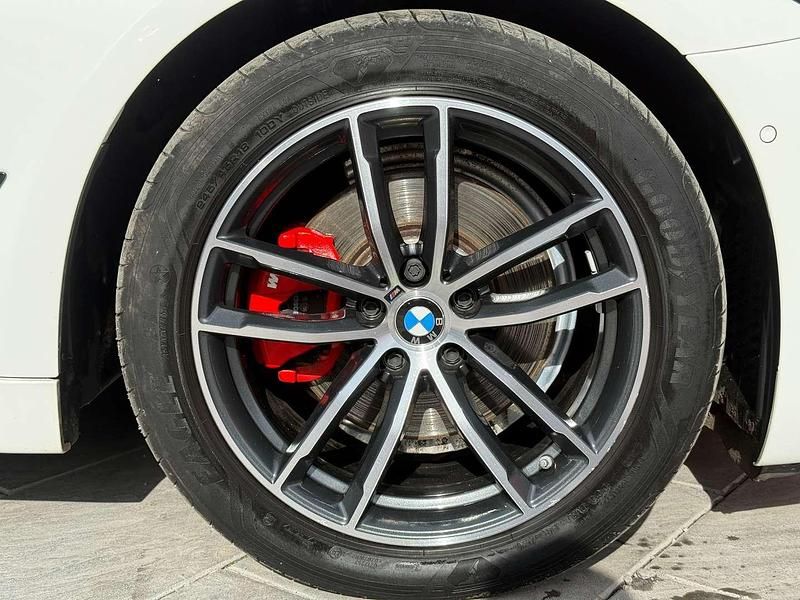 Gebraucht BMW 520 M Sport 190 PS (139 kW) 2021 Weiß Limousine