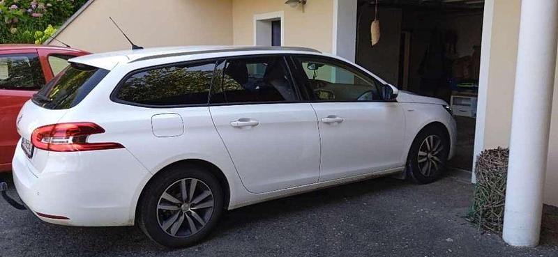 Gebraucht Peugeot 308 SW Style 131 PS (96 kW) 2021 Weiß Kombi