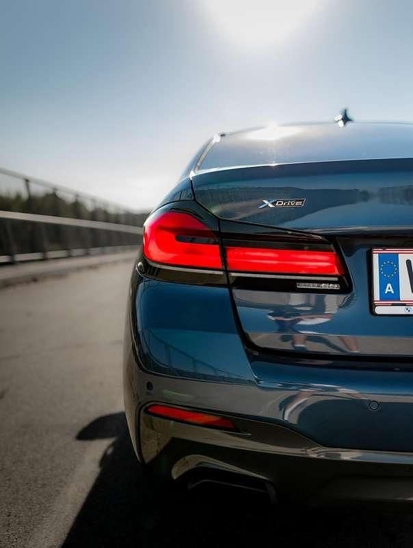 Gebraucht BMW 530e 184 PS (135 kW) 2022 Blau Limousine