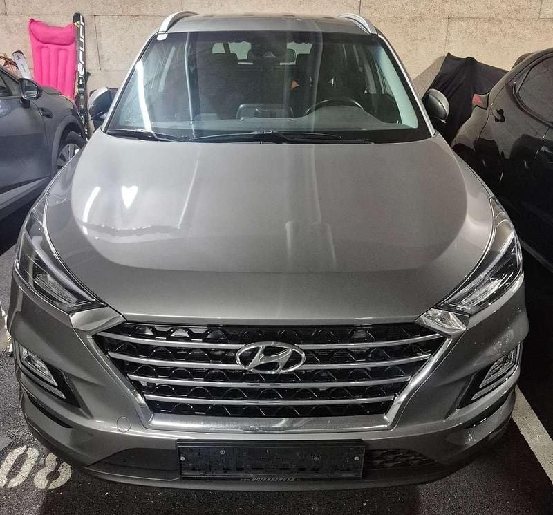 Grau Gebraucht 2019 Hyundai Tucson SUV | € 17.500 (Fairer Preis) - Bild 1/4