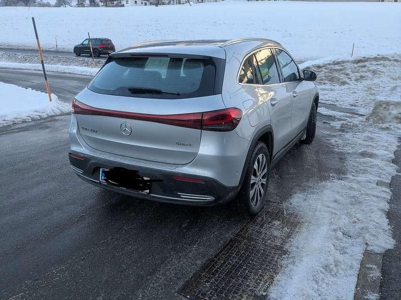 Gebraucht Mercedes EQA300 167 kW (228 PS) 2023 Silber SUV