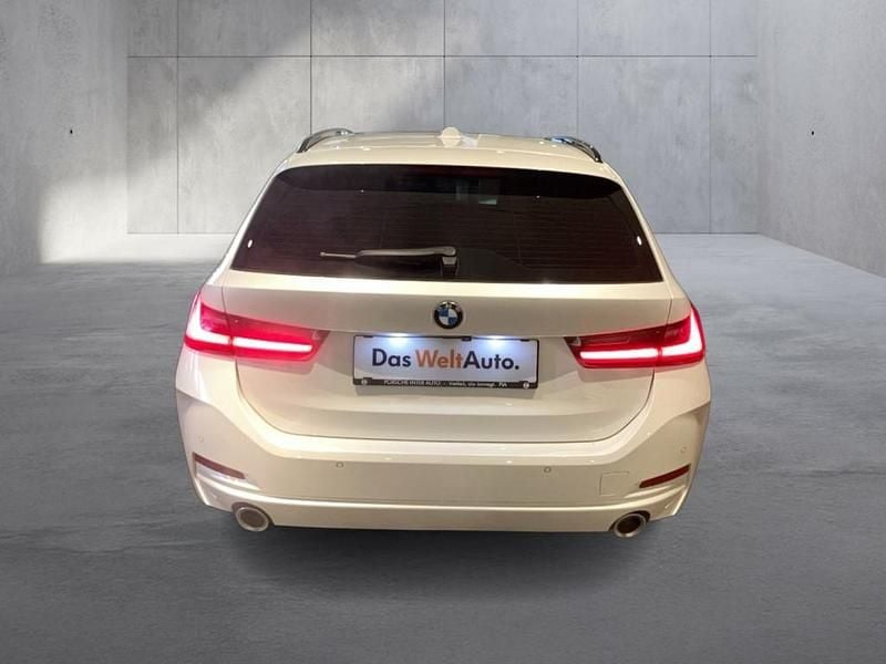 Gebraucht BMW 320 190 PS (139 kW) 2022 Weiss  metallic Kombi