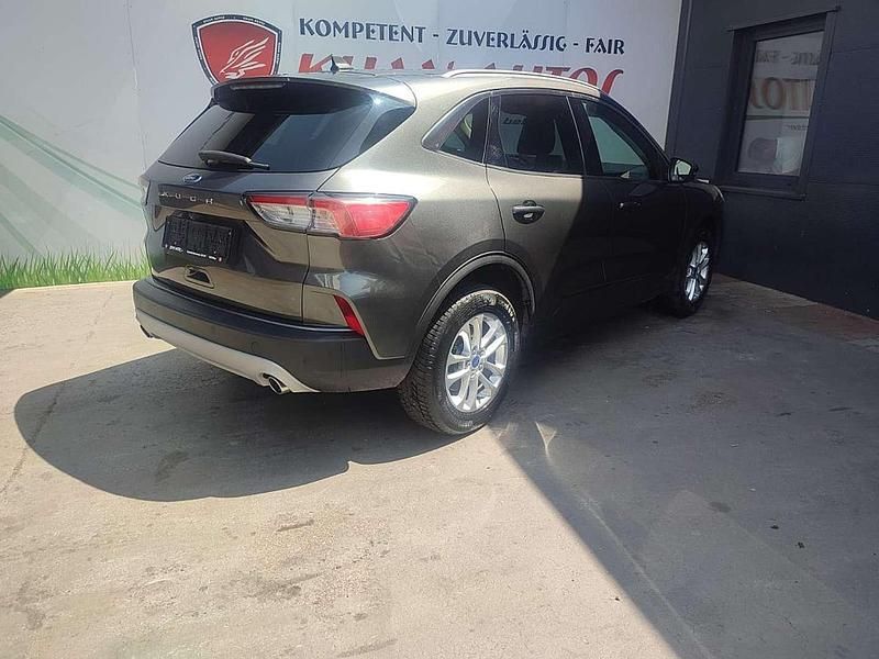 Gebraucht Ford Kuga Titanium 120 PS (88 kW) 2021 Grau SUV