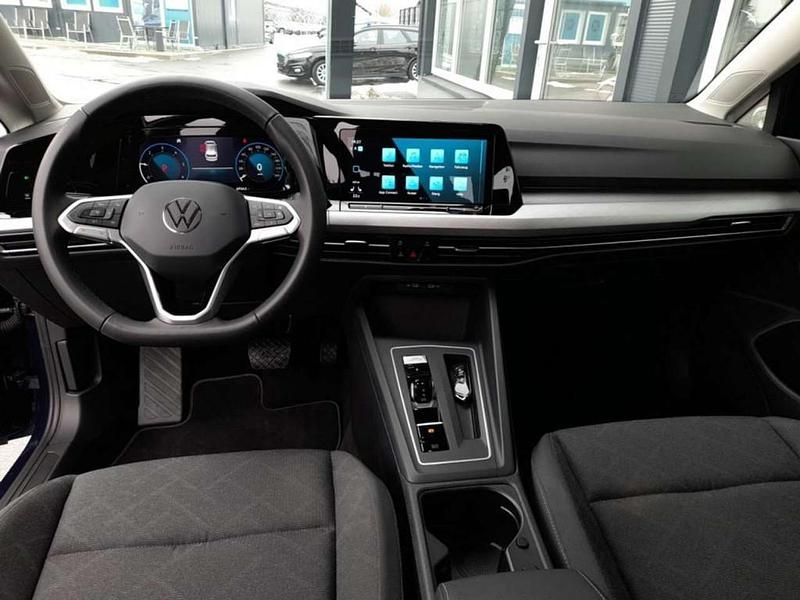 Gebraucht VW Golf VIII Life 116 PS (85 kW) 2023 Blau Limousine