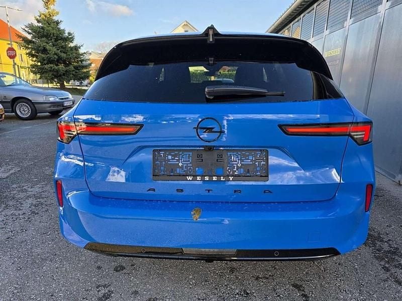 Neu Opel Astra 131 PS (96 kW) 2025 Blau Kombi