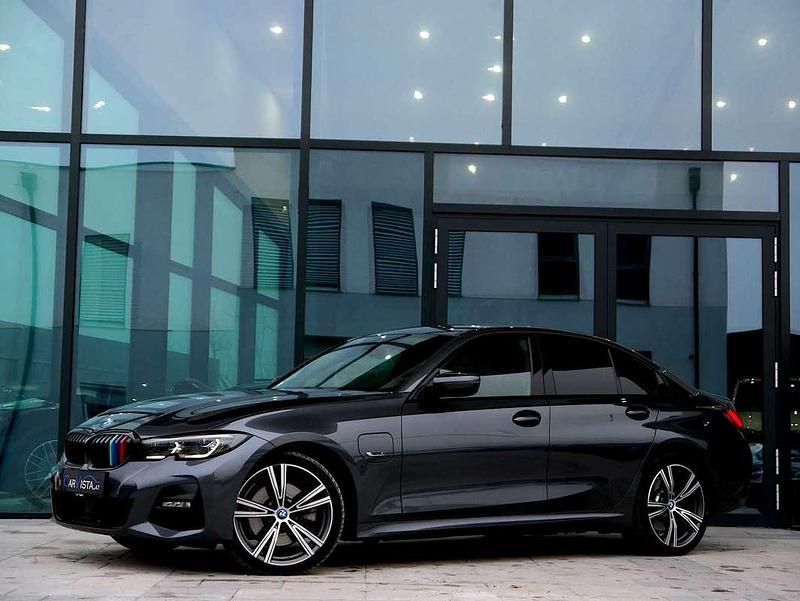 Gebraucht BMW 320e M Sport 204 PS (150 kW) 2021 Silber Limousine