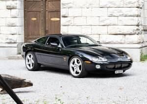 Schwarz Gebraucht 2003 Jaguar XKR Coupé | € 20.468 - Bild 1/4